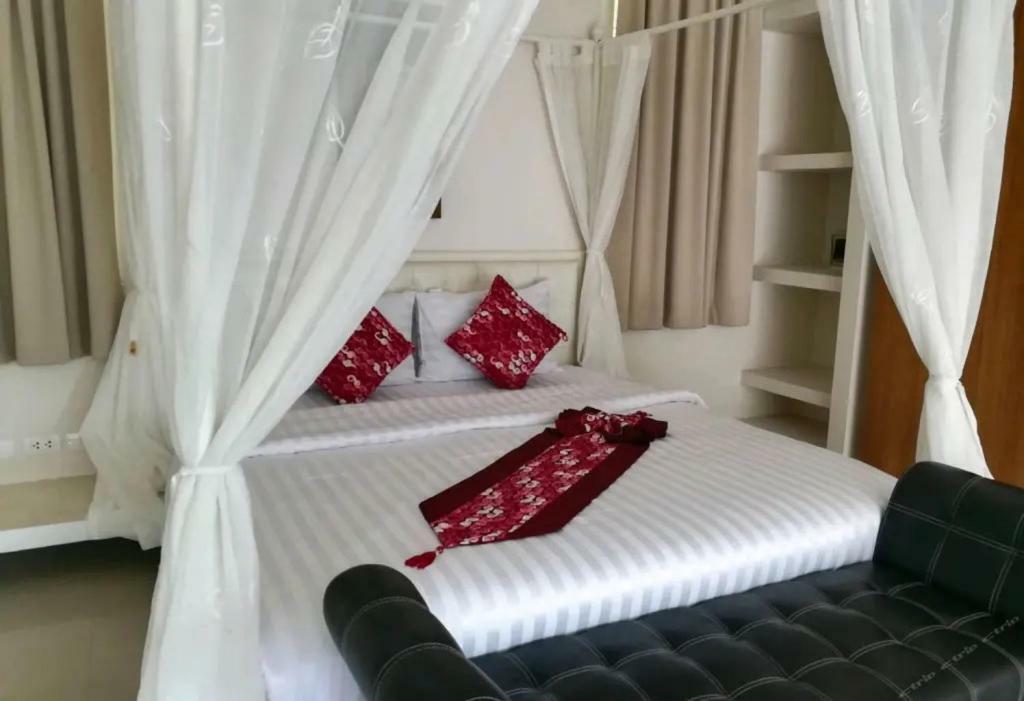 Grand Bleu Ocean View Pool Suite Kamala-stranden Eksteriør bilde